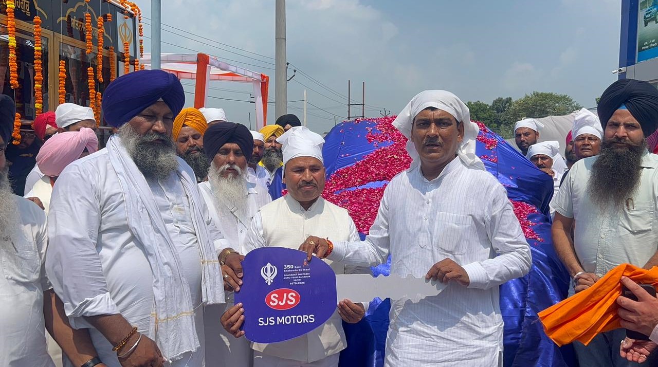 ਆਸਾਮ ਤੋਂ ਆ ਰਹੇ ਨਗਰ ਕੀਰਤਨ ਦੌਰਾਨ ਐਸਜੇਐਸ ਮੋਟਰ ਨੇ ਧਰਮ ਪ੍ਰਚਾਰ ਲਈ ਗੱਡੀ ਭੇਟ ਕਰਕੇ ਸ਼ਰਧਾ ਪ੍ਰਗਟਾਈ