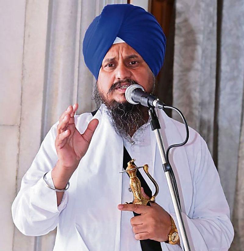 "ਕੋਈ ਬਹਾਨਾ ਬਣਾ ਦਿਓ, ਮੈਂ ਫਾਰਗ ਹੋ ਜਾਵਾਂ" — ਗਿਆਨੀ ਹਰਪ੍ਰੀਤ ਸਿੰਘ ਦੇ ਬਿਆਨ ਨਾਲ ਸਿਆਸੀ ਹਲਕਿਆਂ ਵਿੱਚ ਹਲਚਲ