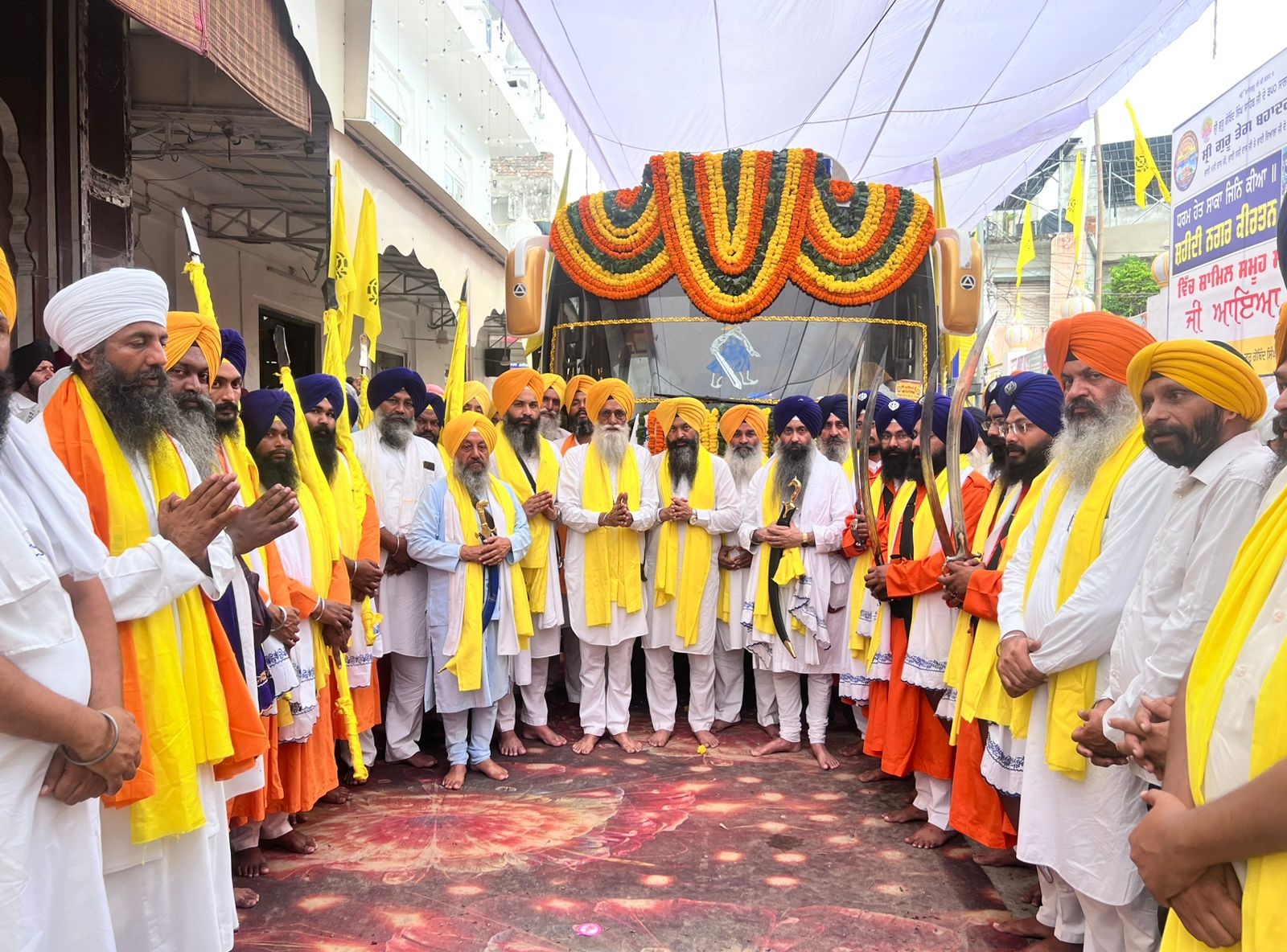 ਗੁਰਦੁਆਰਾ ਧੋਬੜੀ ਸਾਹਿਬ ਤੋਂ ਆਰੰਭ ਹੋਇਆ ਸ਼ਹੀਦੀ ਨਗਰ ਕੀਰਤਨ ਗੁਰਦੁਆਰਾ ਸ੍ਰੀ ਗੁਰੂ ਸਿੰਘ ਸਭਾ (ਮਾਡਲ ਟਾਊਨ) ਬਰੇਲੀ ਤੋਂ ਕਾਸ਼ੀਪੁਰ ਲਈ ਰਵਾਨਾ