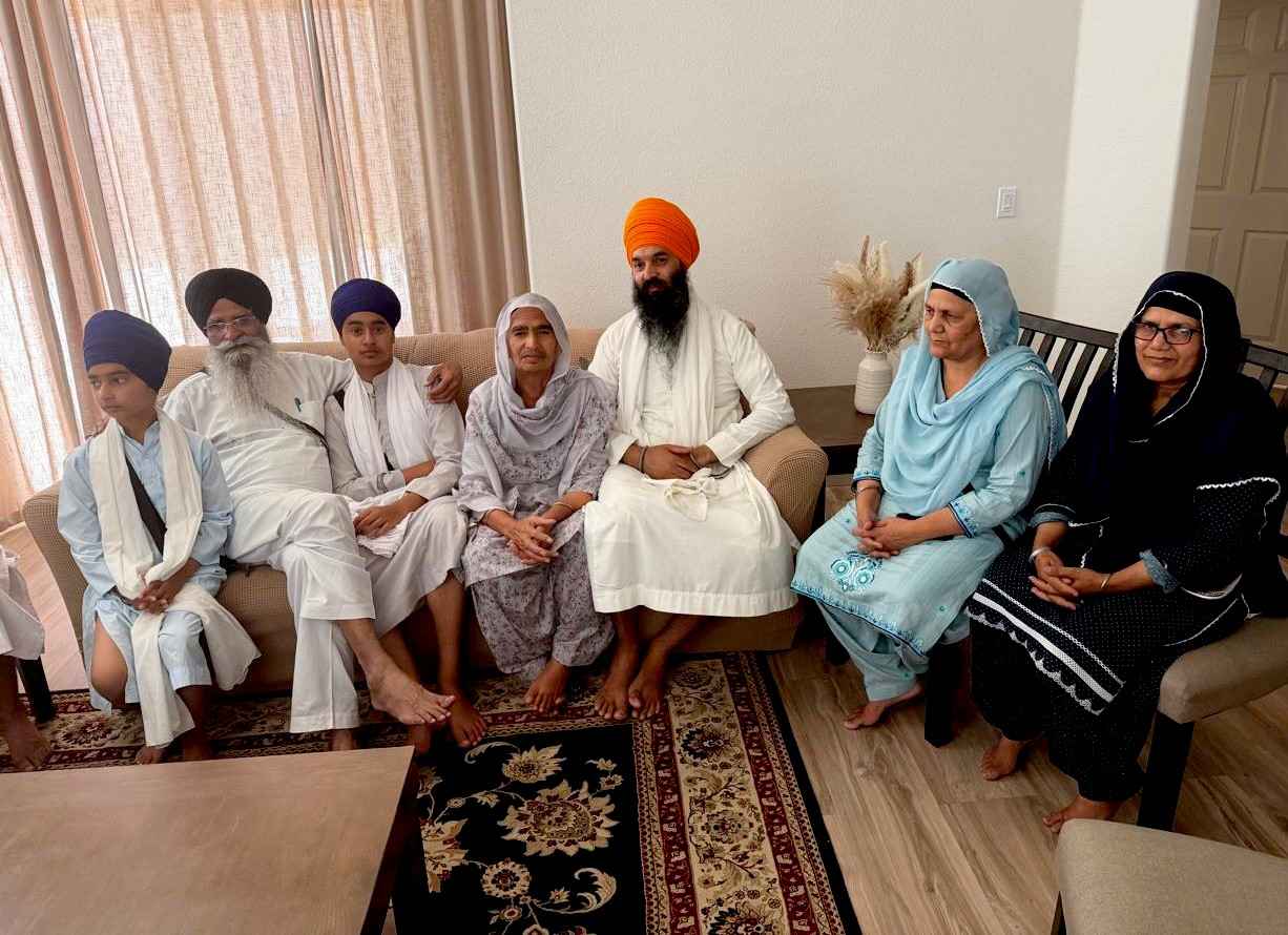 ਅਮਰੀਕਾ ਦੌਰੇ ਦੌਰਾਨ ਸ਼੍ਰੋਮਣੀ ਕਮੇਟੀ ਪ੍ਰਧਾਨ ਐਡਵੋਕੇਟ ਧਾਮੀ ਨੇ ਅਮਰ ਸ਼ਹੀਦ ਭਾਈ ਅਮਰੀਕ ਸਿੰਘ ਦੇ ਪਰਿਵਾਰ ਨਾਲ ਕੀਤੀ ਮੁਲਾਕਾਤ