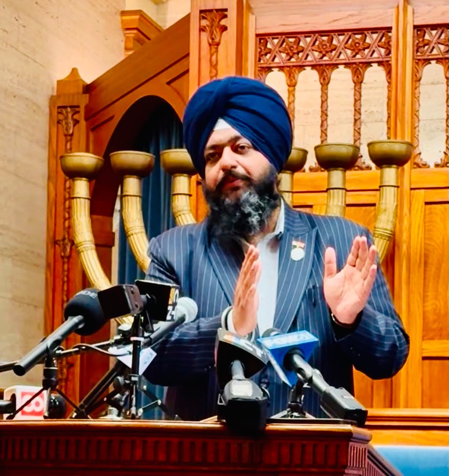 ਟਰੰਪ ਦੇ ਐਲਾਨ ਨਾਲ ਅਮਰੀਕੀ ਸਪਲਾਈ ਚੇਨ ਠੱਪ ਹੋਣ ਦਾ ਖ਼ਤਰਾ, ਸਿੱਖ ਡਰਾਈਵਰ ਆਰਥਿਕਤਾ ਦੀ ਲਾਈਫਲਾਈਨ: -ਮੇਅਰ ਸਵਰਨਜੀਤ ਸਿੰਘ ਖਾਲਸਾ