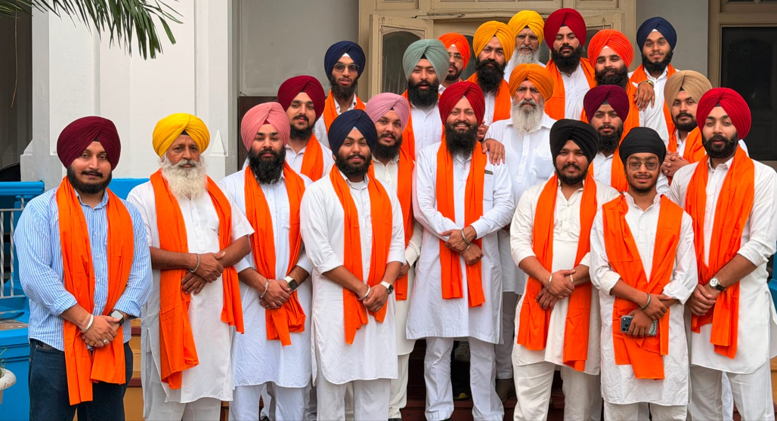 ਜਲੰਧਰ ਸਿੱਖ ਯੂਥ ਕਾਫਲੇ ਦੇ ਨੌਜਵਾਨਾਂ ਦਾ ਸ੍ਰੀ ਦਰਬਾਰ ਸਾਹਿਬ ਵਿਖੇ ਐਸਜੀਪੀਸੀ ਵੱਲੋਂ ਸਨਮਾਨ, ਸ੍ਰੀ ਅਕਾਲ ਤਖ਼ਤ ਸਾਹਿਬ ਦੇ ਸਿਧਾਂਤਾਂ 'ਤੇ ਪਹਿਰਾ ਦੇਣ ਦਾ ਲਿਆ ਪ੍ਰਣ