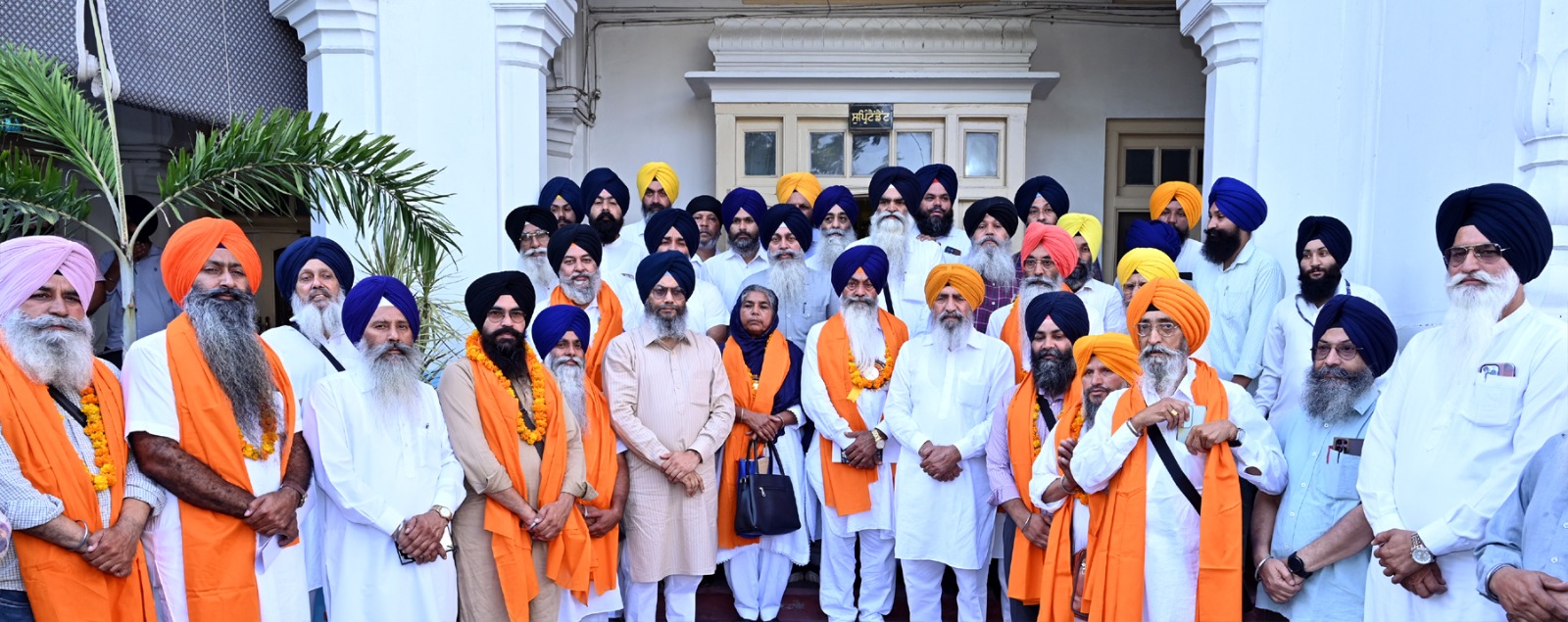 ਮਹਾਰਾਜਾ ਰਣਜੀਤ ਸਿੰਘ ਦੇ ਬਰਸੀ ਸਮਾਗਮਾਂ ’ਚ ਸ਼ਮੂਲੀਅਤ ਲਈ ਜੈਕਾਰਿਆਂ ਦੀ ਗੂੰਜ ’ਚ ਸਿੱਖ ਸ਼ਰਧਾਲੂਆਂ ਜਥਾ ਪਾਕਿਸਤਾਨ ਲਈ ਰਵਾਨਾ